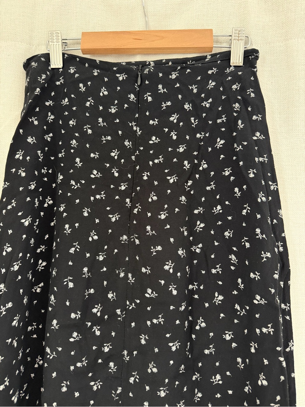 Brandy Melville Black Floral Midi Skirt o/s - Picture 3 of 5